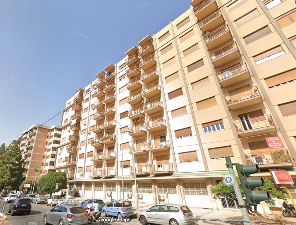 Viale Regione Siciliana,3 vani ampi con balcone,Ottimo stato