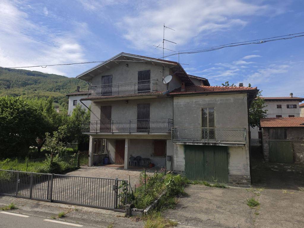 Meravigliosa fetta di casa in corte storica