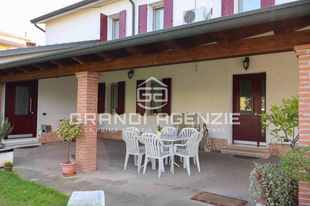 Villa indipendente con giardino e terreno esclusivo