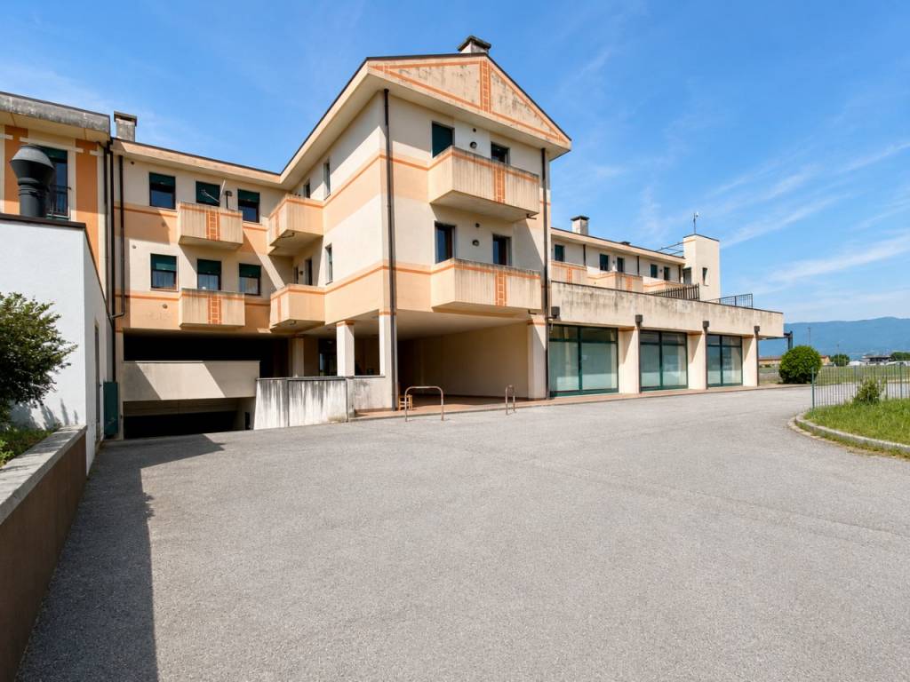 SANDRIGO – Mini appartamento con terrazzo e garage