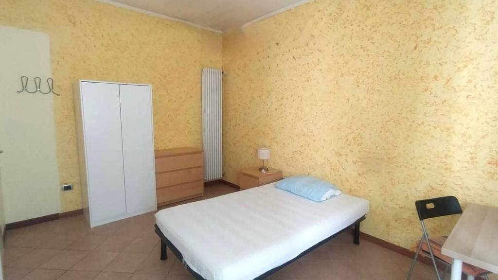 Stanza in appartamento a Parma