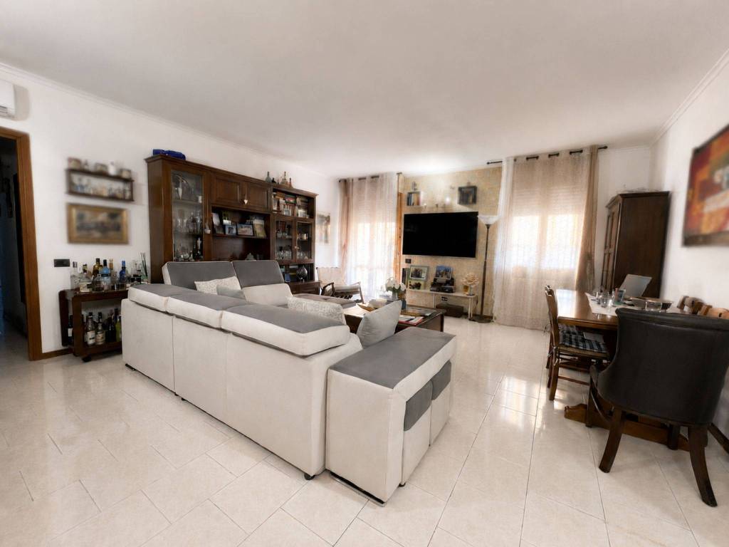 Trilocale con ampi spazi e comfort