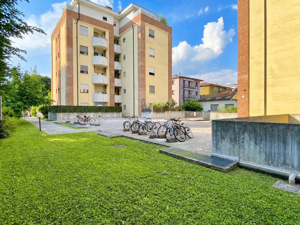 INTERNO SAN LAZZARO – Grazioso mini appartamento con terrazza e garage