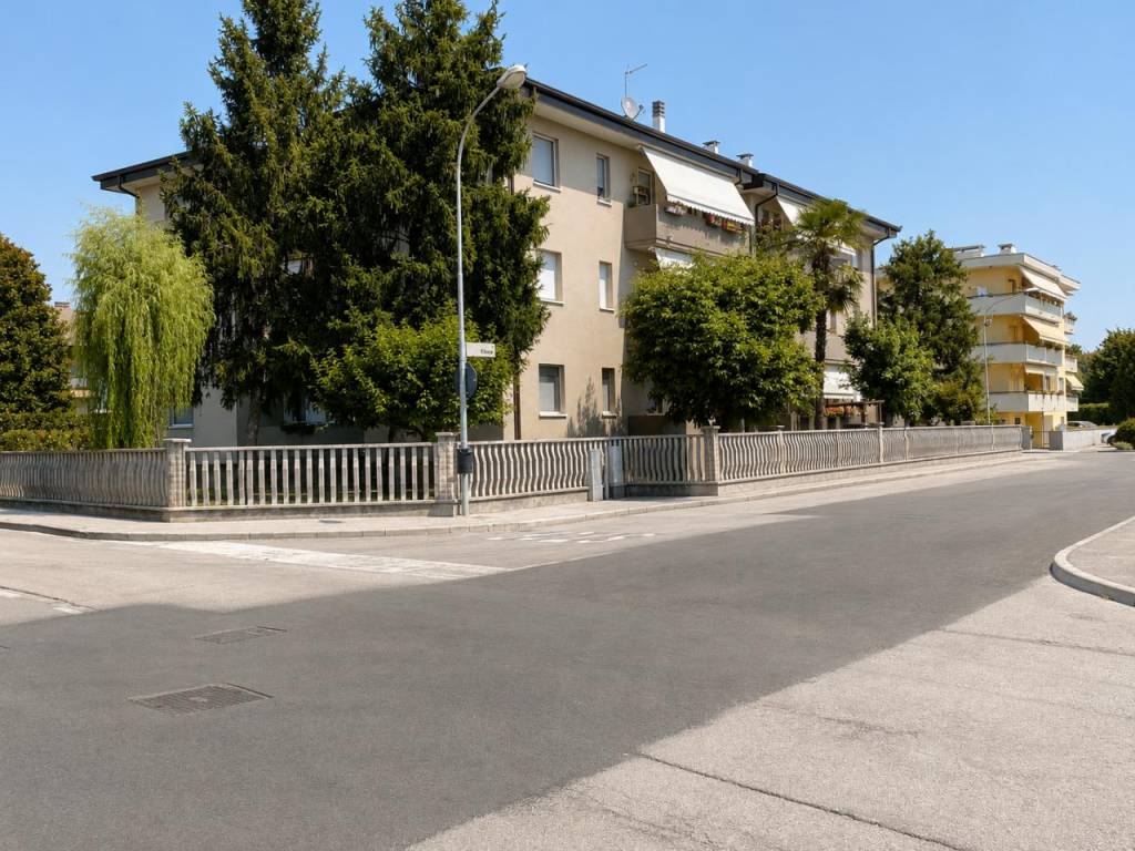 RETTORGOLE – Bicamere più studio, in classe A2, con terrazze e garage