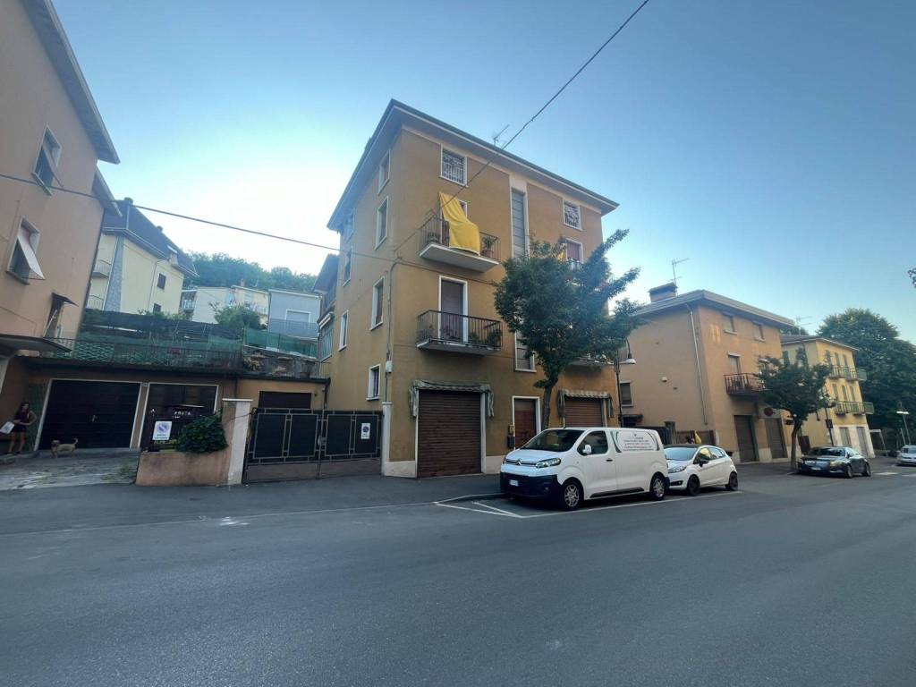 Ampio quadrilocale con veranda, terrazze e garage