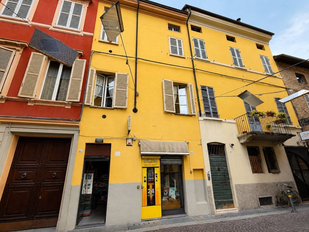 Realizza il tuo progetto: tabaccheria avviata in vendita