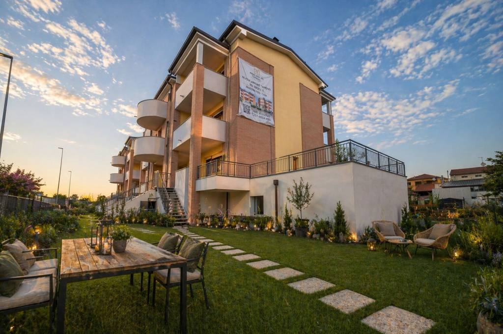TRILOCALE NUOVO CON GIARDINO A RONCOPASCOLO