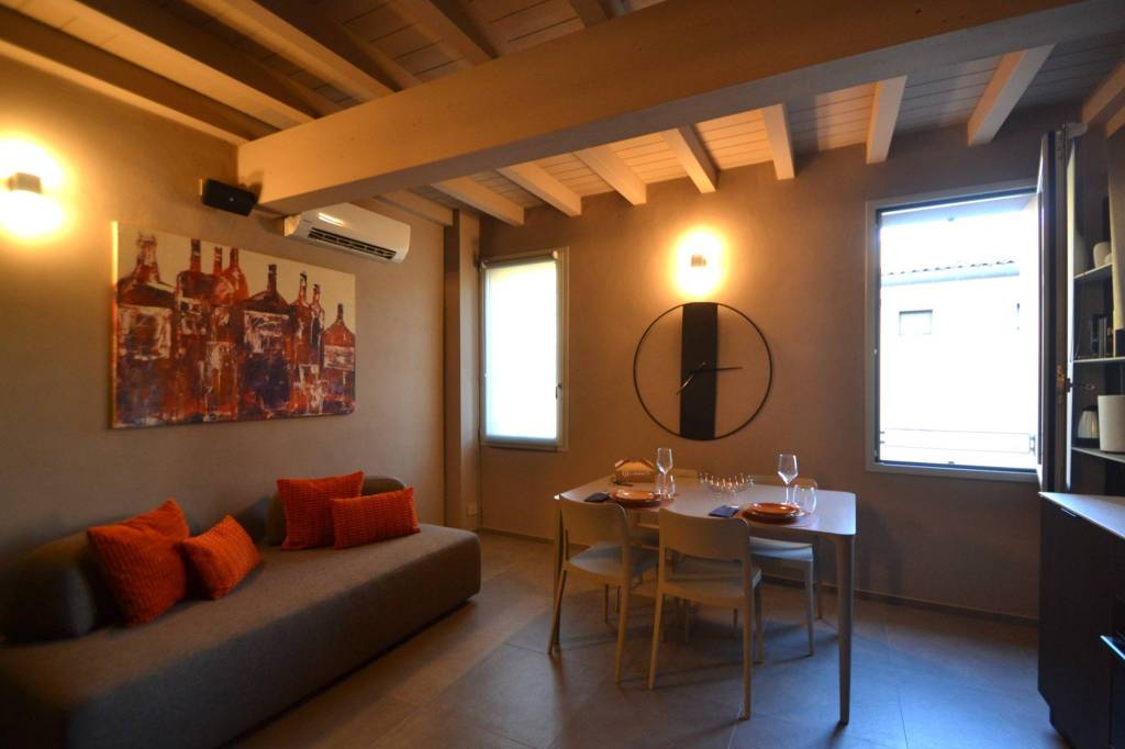 Bilocale di charme su tre livelli contemporaneo ed esclusivo