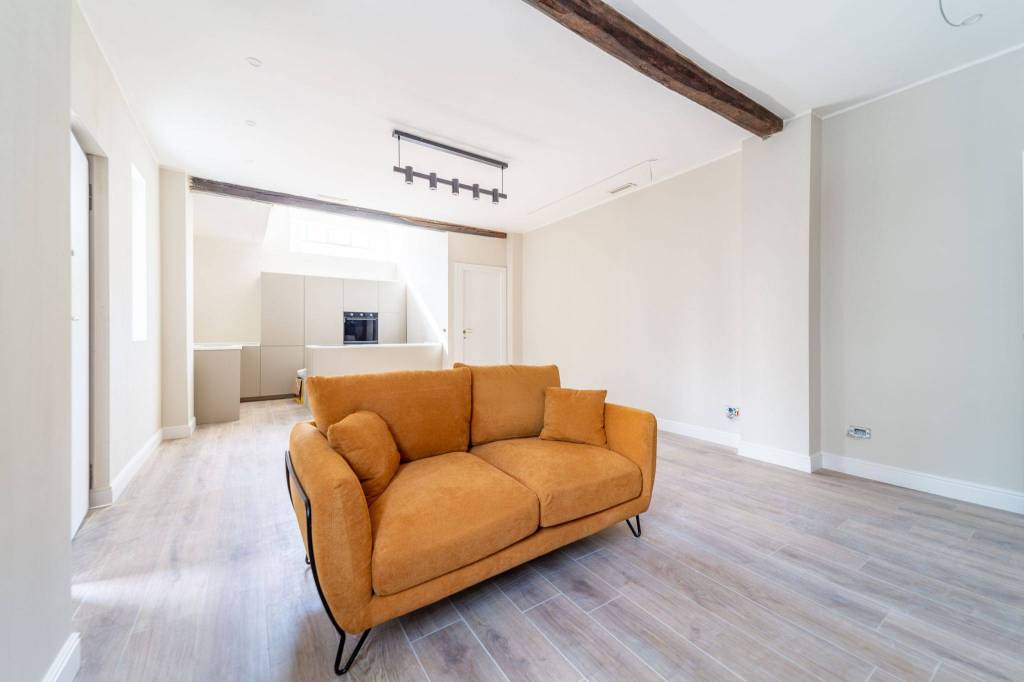 Moderno trilocale, in maisonette indipendente