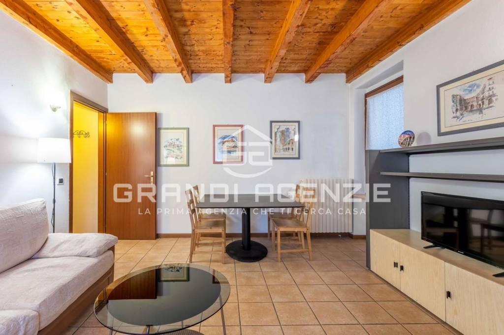 Trilocale a Veronetta con garage