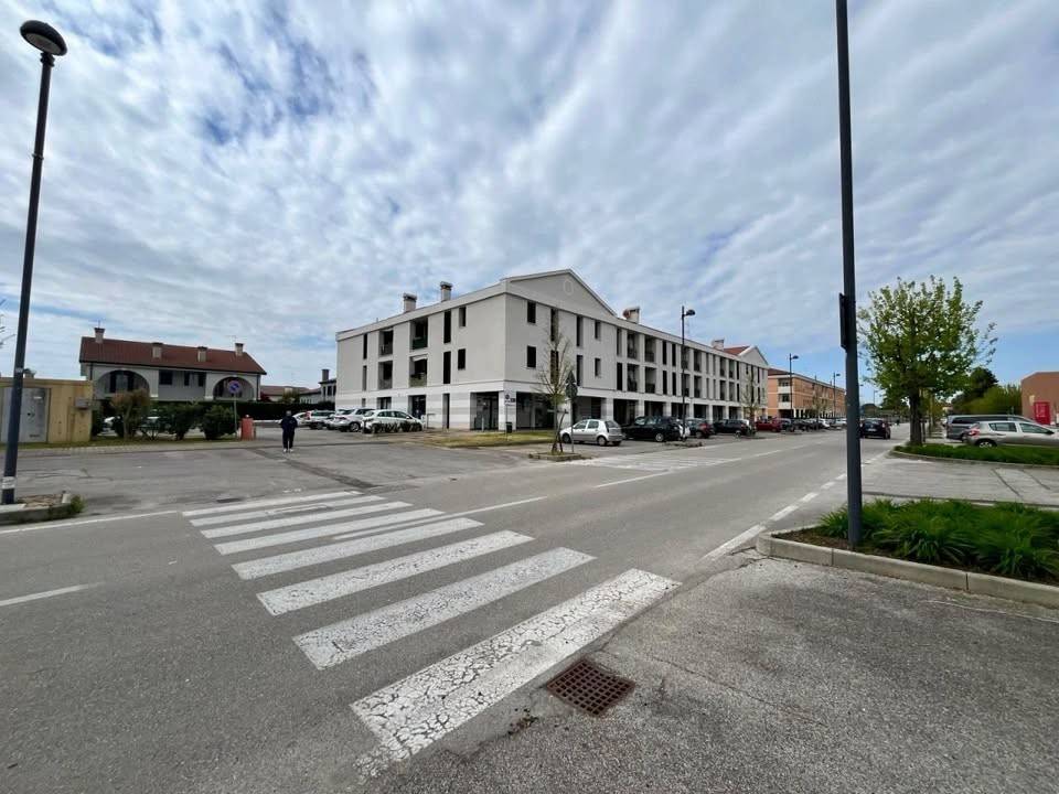 BORGORICCO – Bicamere locato con terrazzo e garage