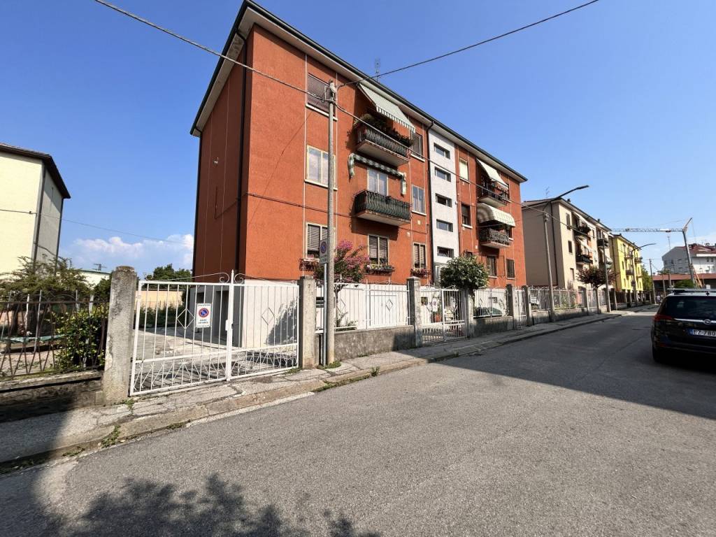 SAN PIO X – Tricamere biservizi, completamente ristrutturato, con terrazzo e garage