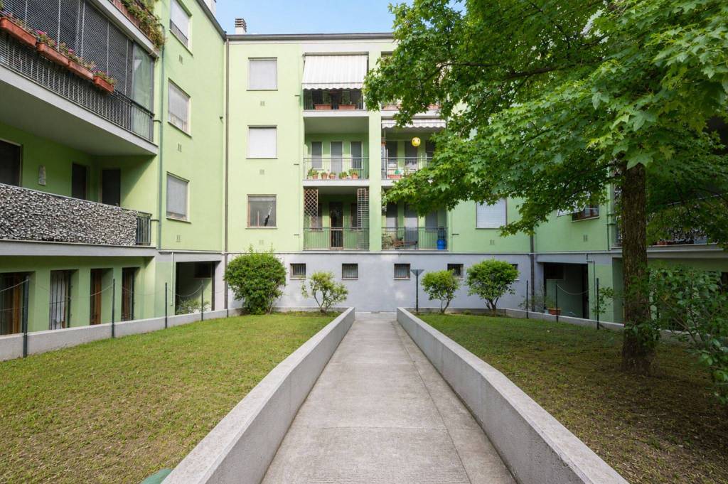 Pratico bilocale con cortile privato, in località Vigatto