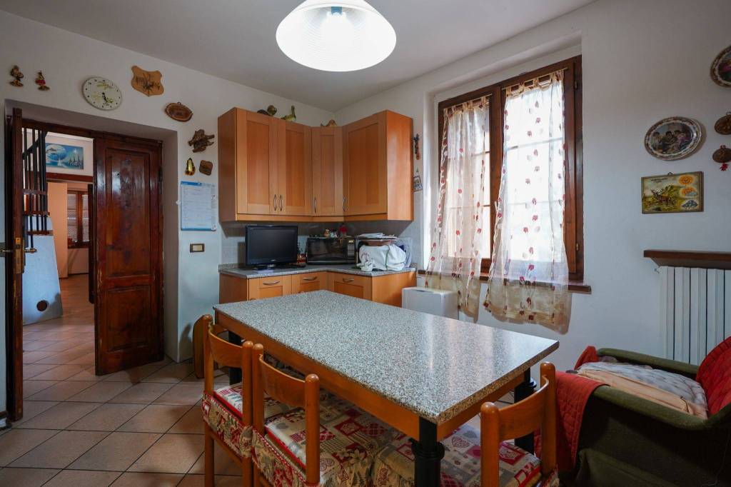 Trilocale 2 livelli in bifamiliare con giardino_Vicofertile