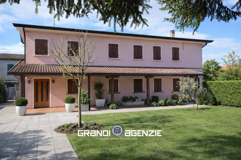 Casa singola divisibile in due a Carbonera (TV)
