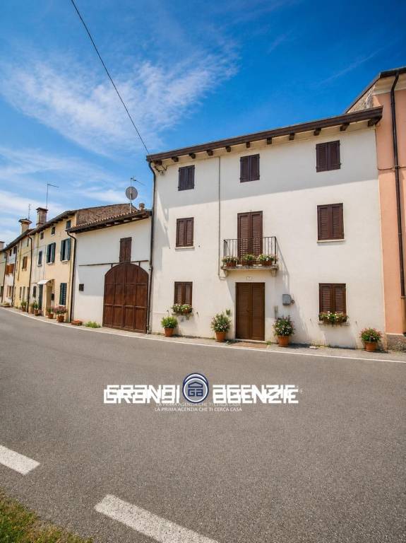 Porzione di borghetto da ristrutturare