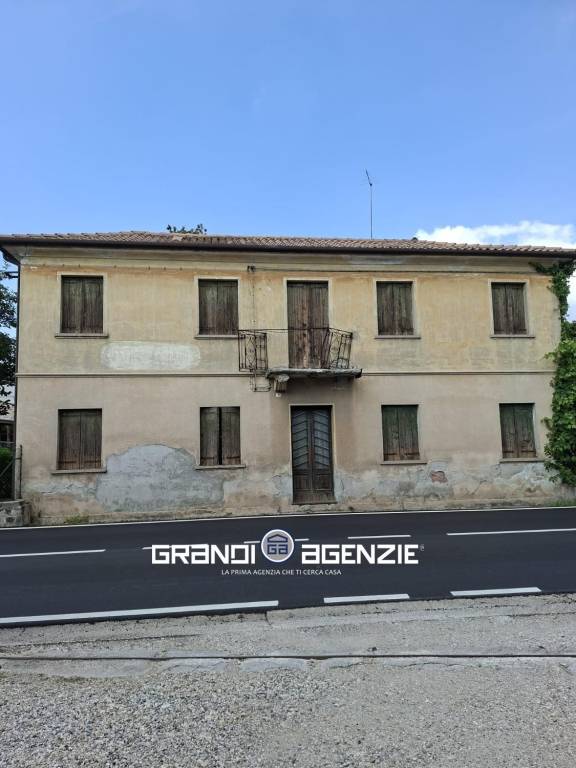 Casa singola con giardino nel cuore di Arcade