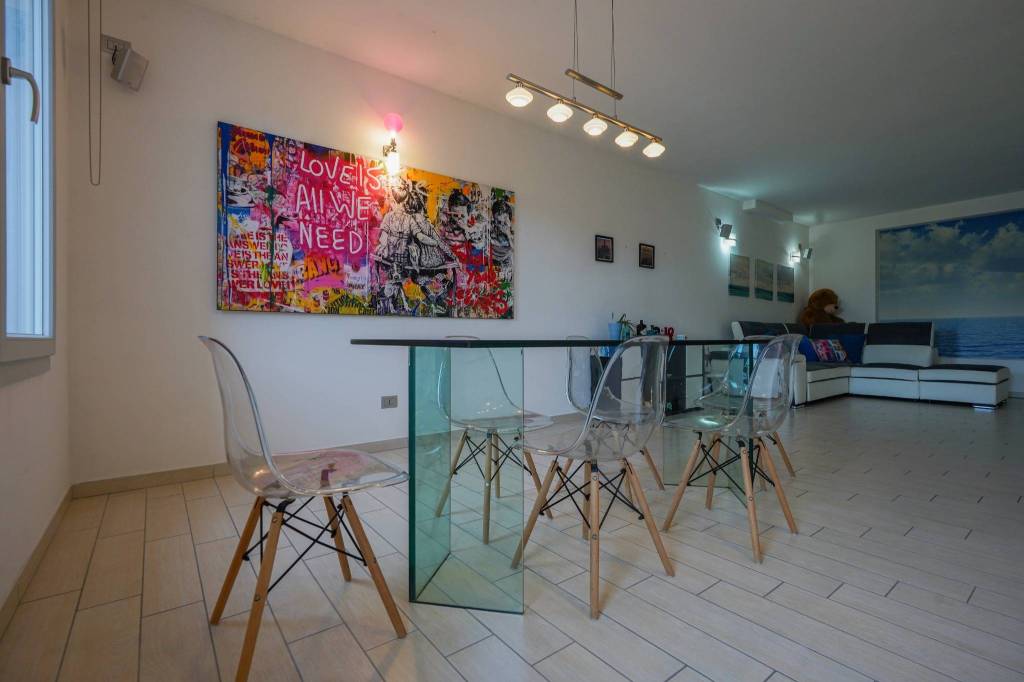 Trilocale in buono stato con garage.