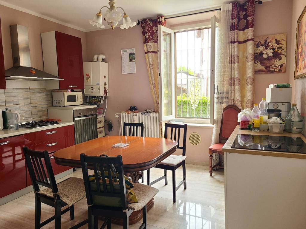 Disponibili 4 camere ad uso singolo in villa indipendente