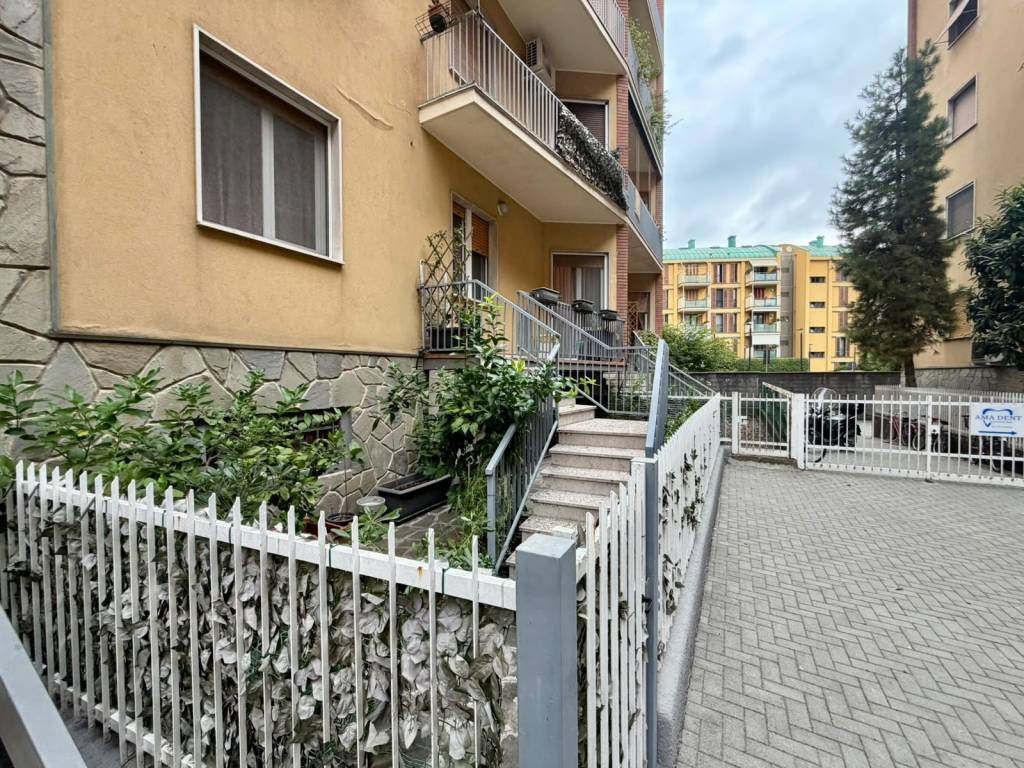 Trilocale con giardinetto privato alle porte del centro.