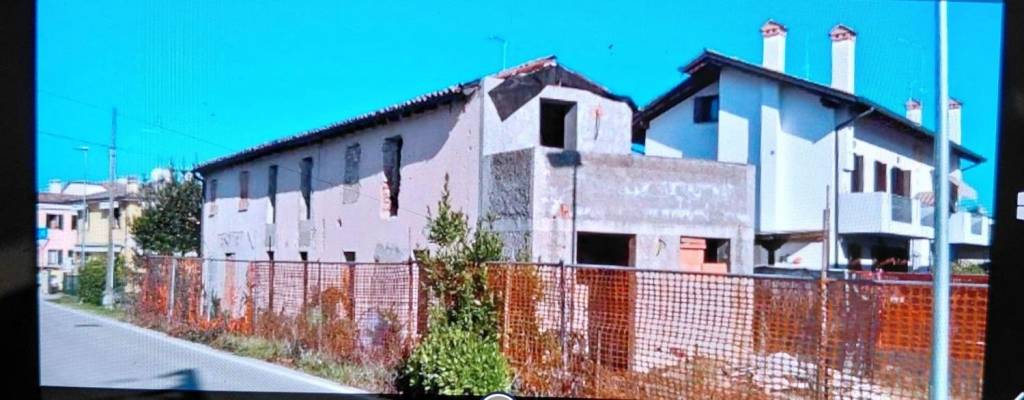 CASA SINGOLA A PAESE