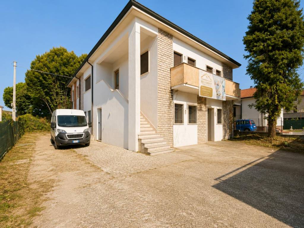 V. ASTICHELLO – Mini ristrutturato classe A con giardino esclusivo e garage