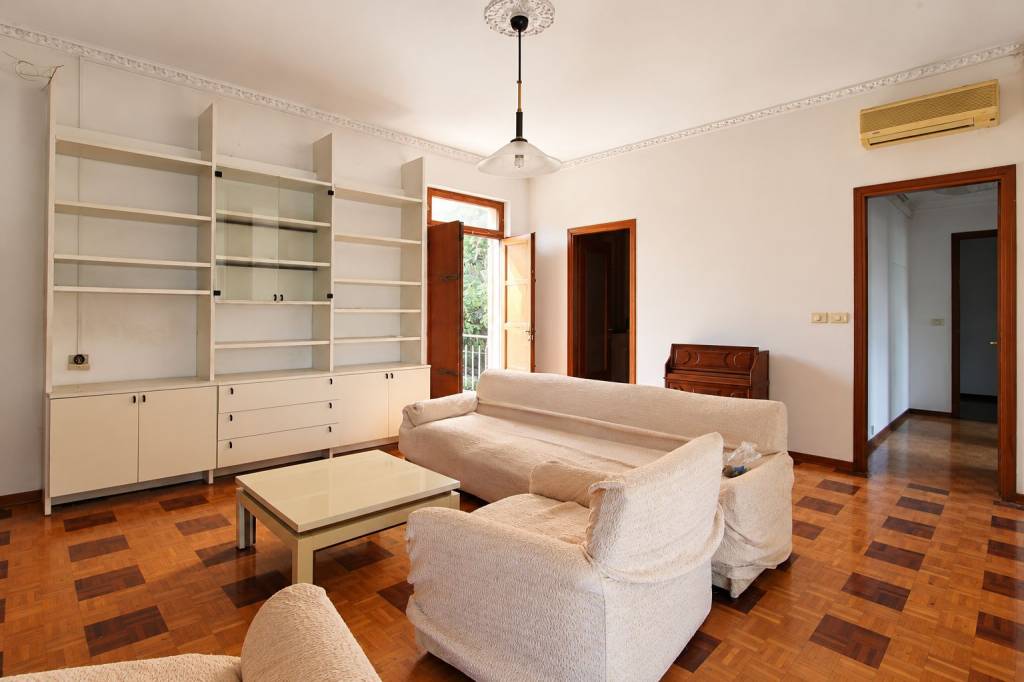 Quadrilocale con ingresso indipendente e garage